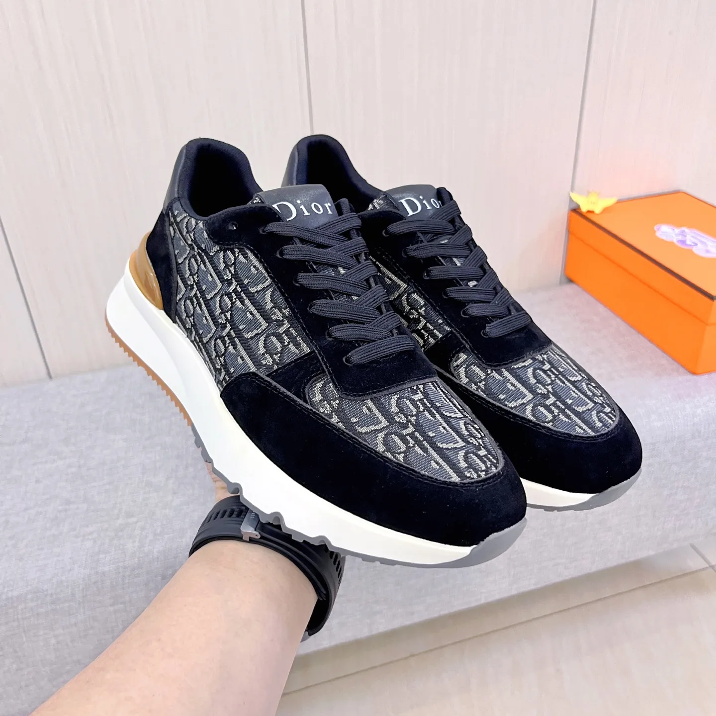 🚘🚘Factory batch 460 men's shoes💰[Dior]🔥Men's high-end brand of shoes official website 1:1 latest masterpiece: the upper is made of Italian imported first-layer cowhide with a comfortable and breathable lining➕original non-slip and wear-resistant outsole🔥, making walking more convenient and comfortable! An exclusive new model, a stunning work, a beautiful 1:1 replica [color] compared to the official quality! Create a fashionable personality to set off your uniqueness! A must-have for trendy men! Classic🔥Size: 38-44 Color: 🔥Multiple colors available🔥.